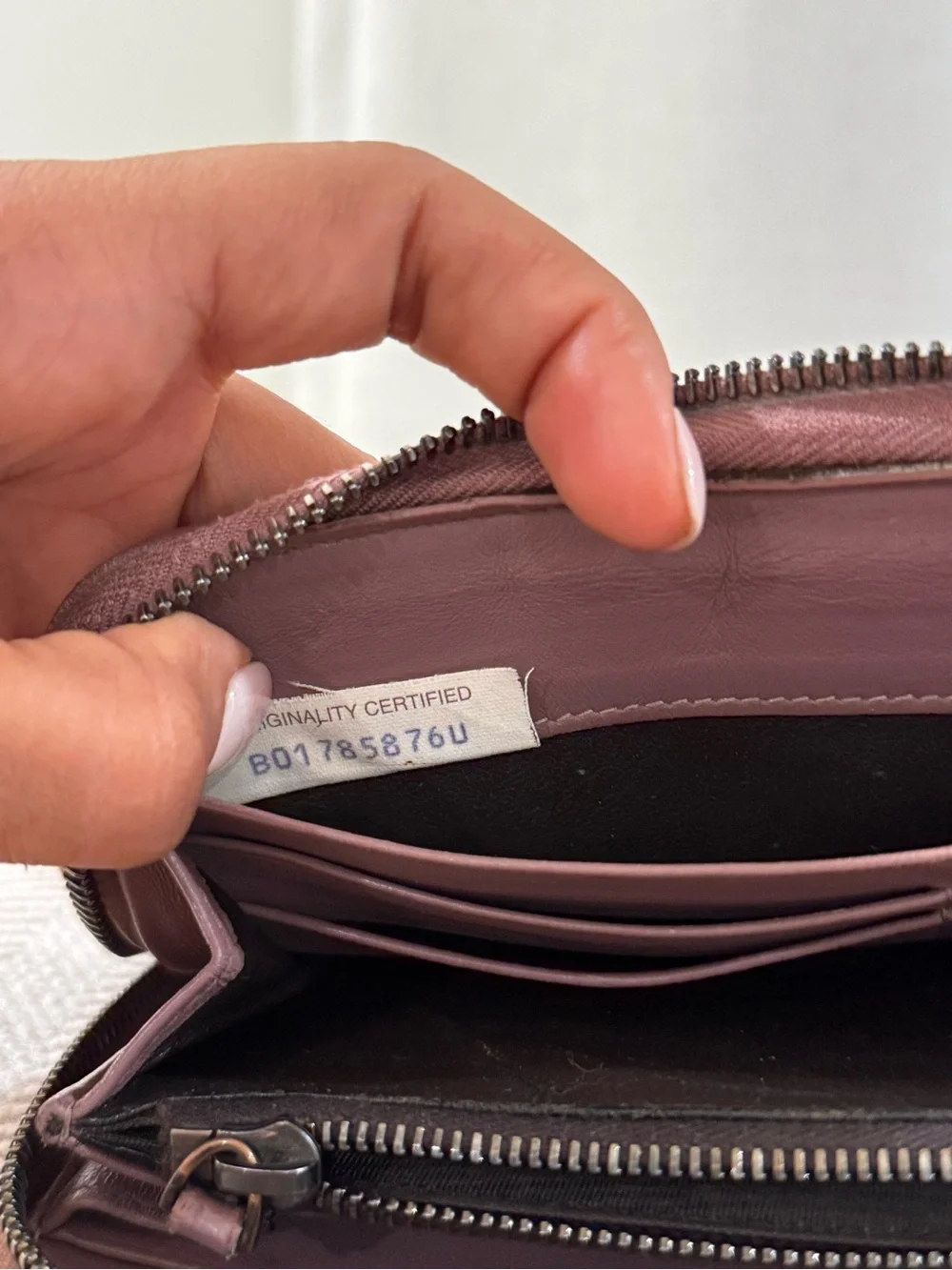 Bottega Veneta Leather Zip Wallet - Mauve